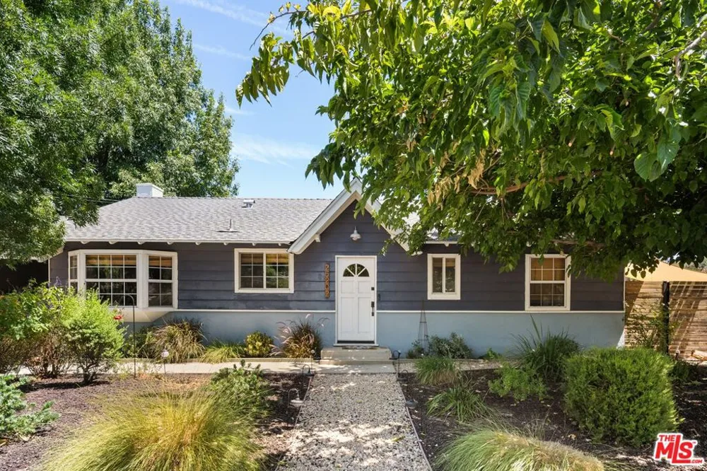 25202 Atwood Boulevard Santa Clarita, CA 91321