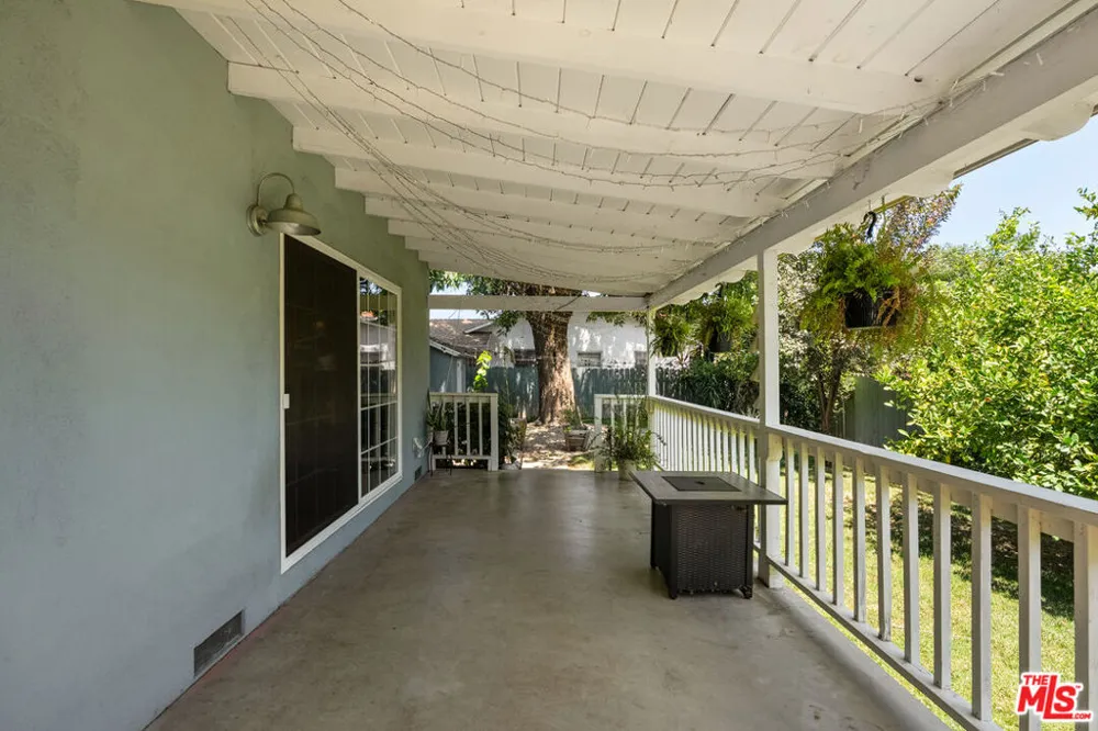 25202 Atwood Boulevard Santa Clarita, CA 91321