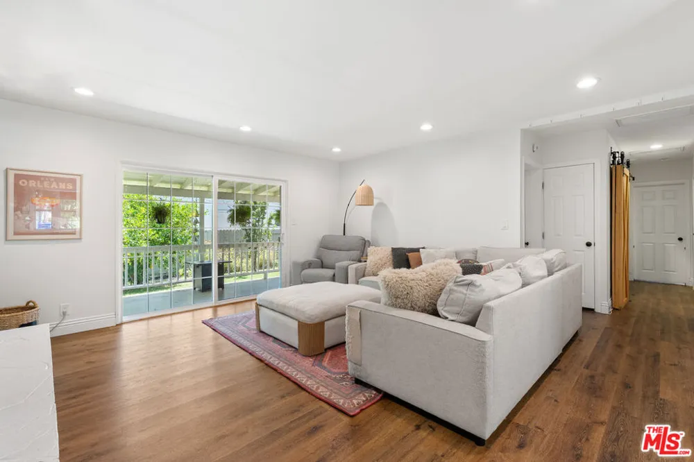 25202 Atwood Boulevard Santa Clarita, CA 91321