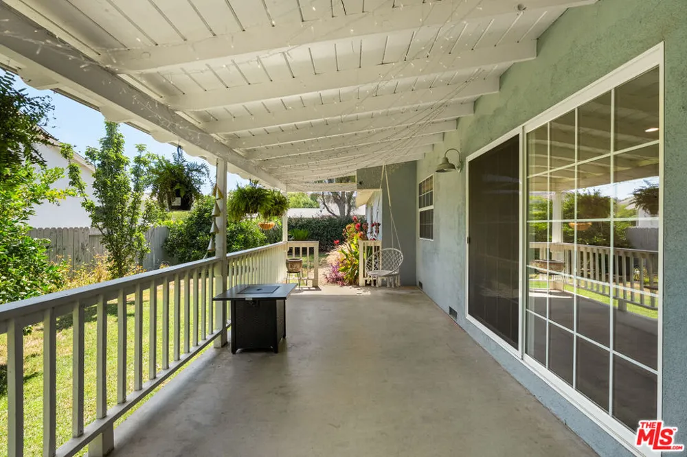 25202 Atwood Boulevard Santa Clarita, CA 91321