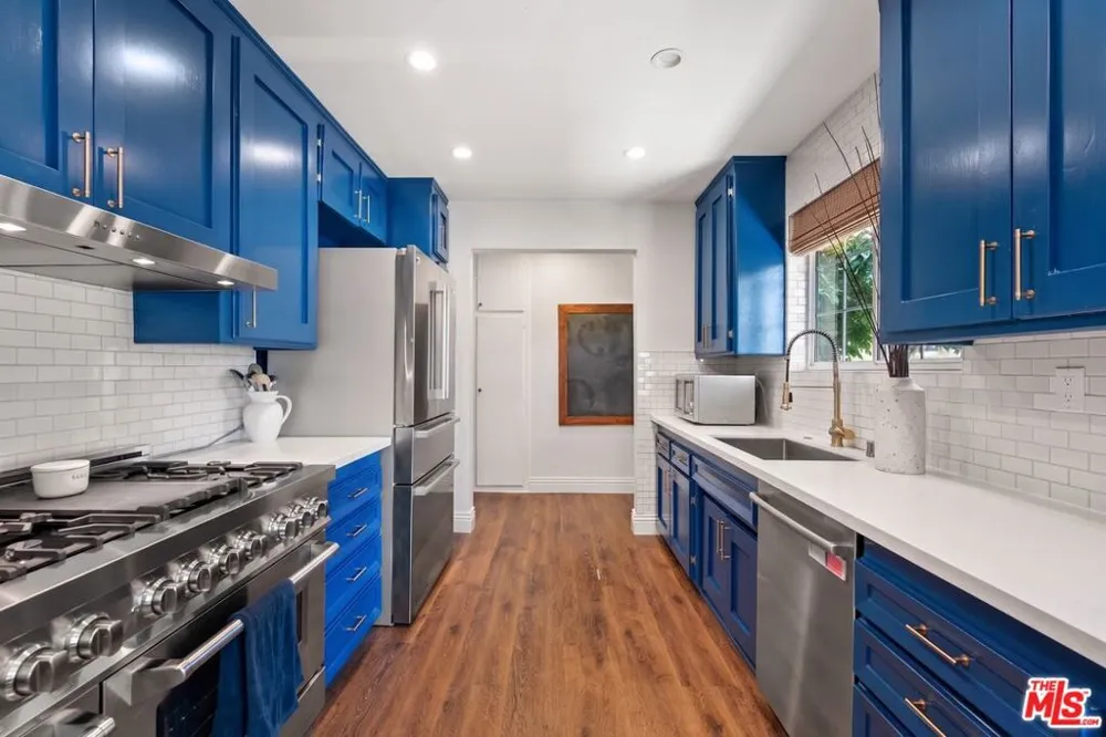25202 Atwood Boulevard Santa Clarita, CA 91321