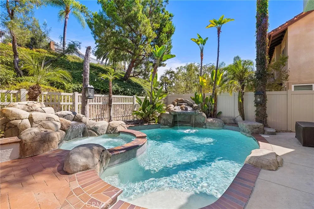 30 Sandbridge Aliso Viejo, CA 92656