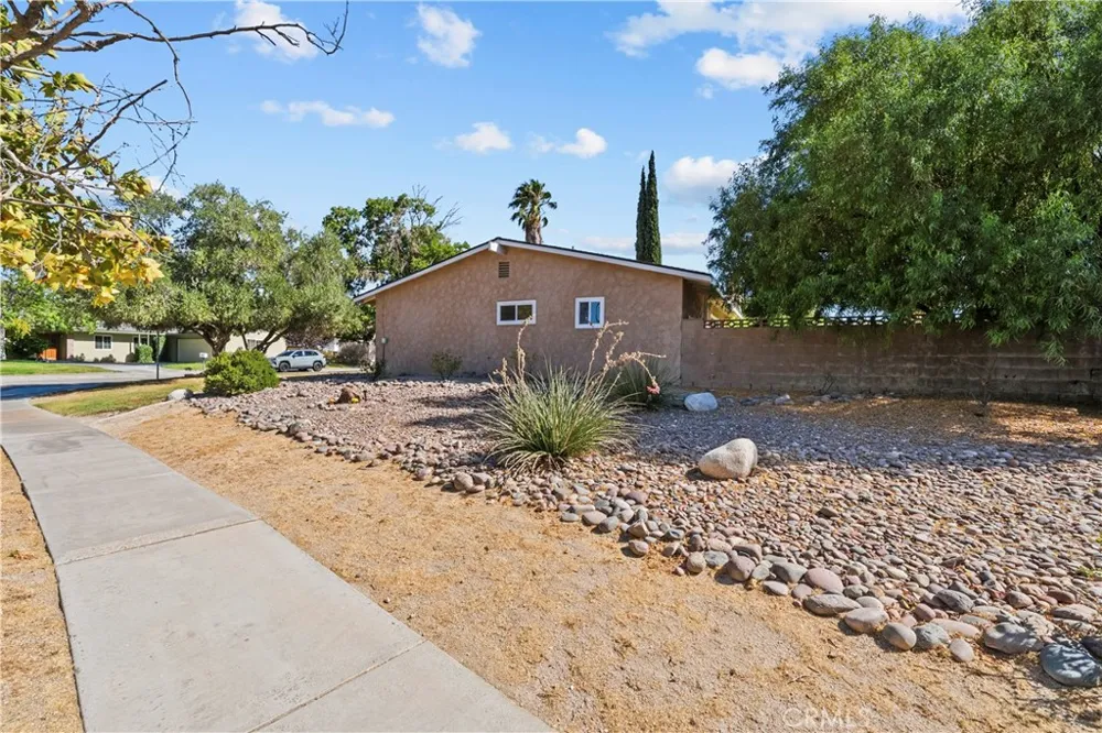 42827 Kilham Avenue Lancaster, CA 93534