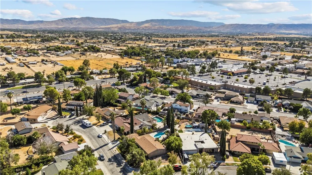 42827 Kilham Avenue Lancaster, CA 93534