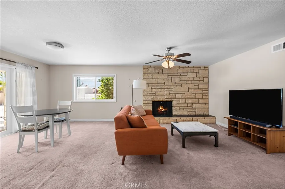 42827 Kilham Avenue Lancaster, CA 93534