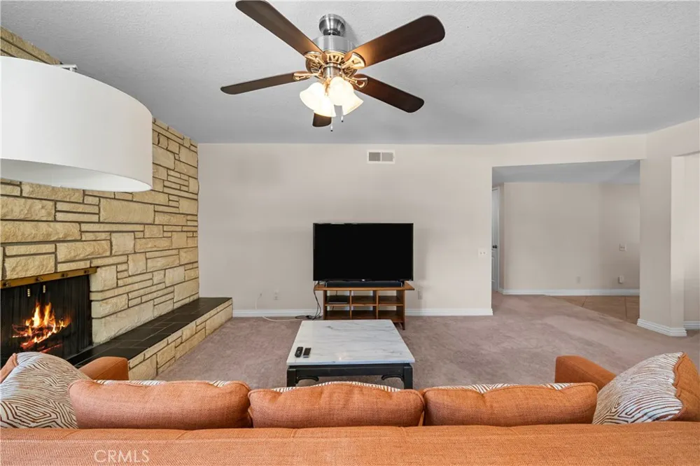 42827 Kilham Avenue Lancaster, CA 93534