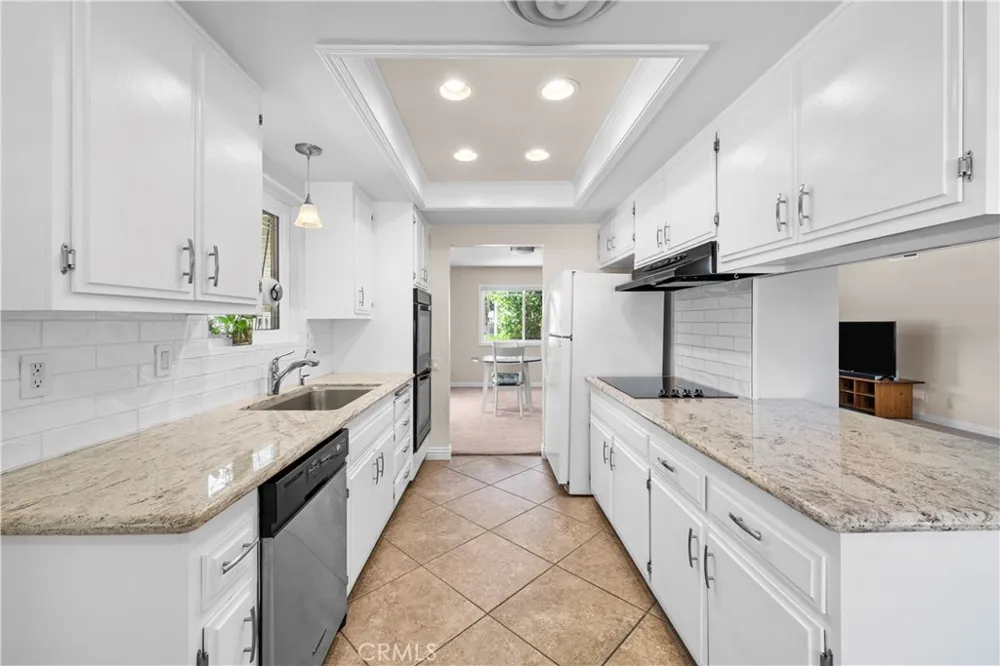 42827 Kilham Avenue Lancaster, CA 93534