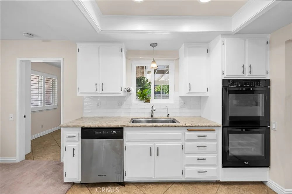 42827 Kilham Avenue Lancaster, CA 93534