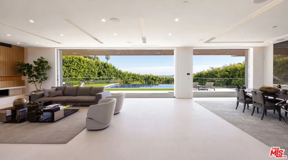 1401 Londonderry Place Los Angeles, CA 90069