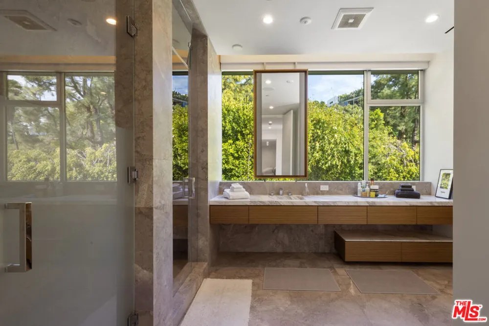 1401 Londonderry Place Los Angeles, CA 90069