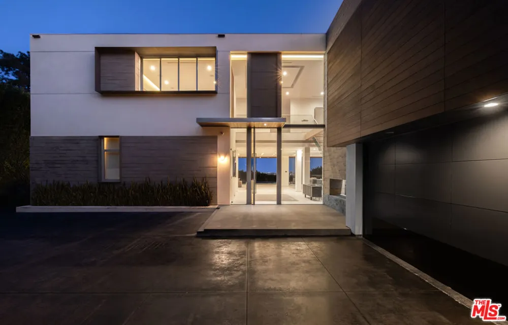 1401 Londonderry Place Los Angeles, CA 90069