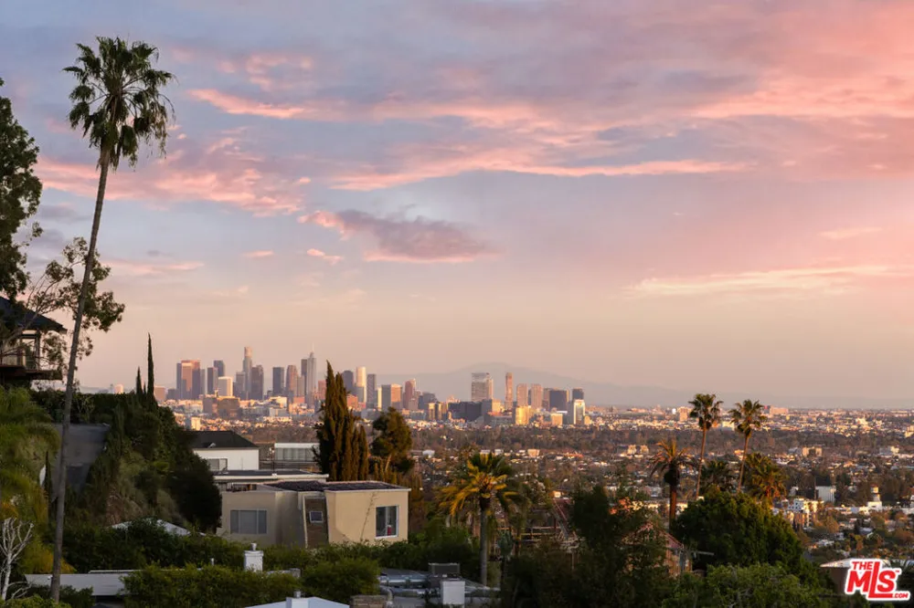 1401 Londonderry Place Los Angeles, CA 90069
