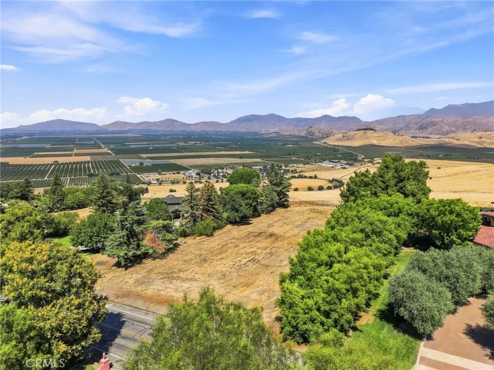115-230-020-000 Exeter, CA 93221
