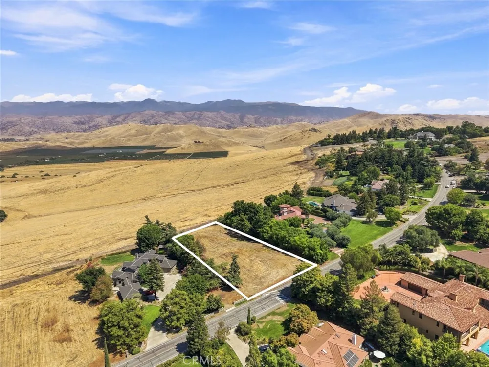 115-230-020-000 Exeter, CA 93221