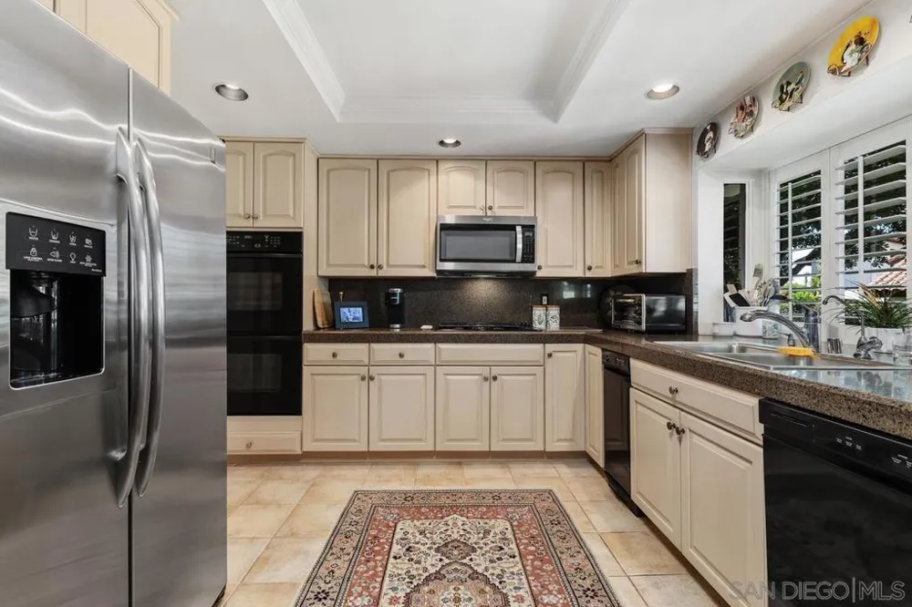 623 Camino Catalina Solana Beach, CA 92075