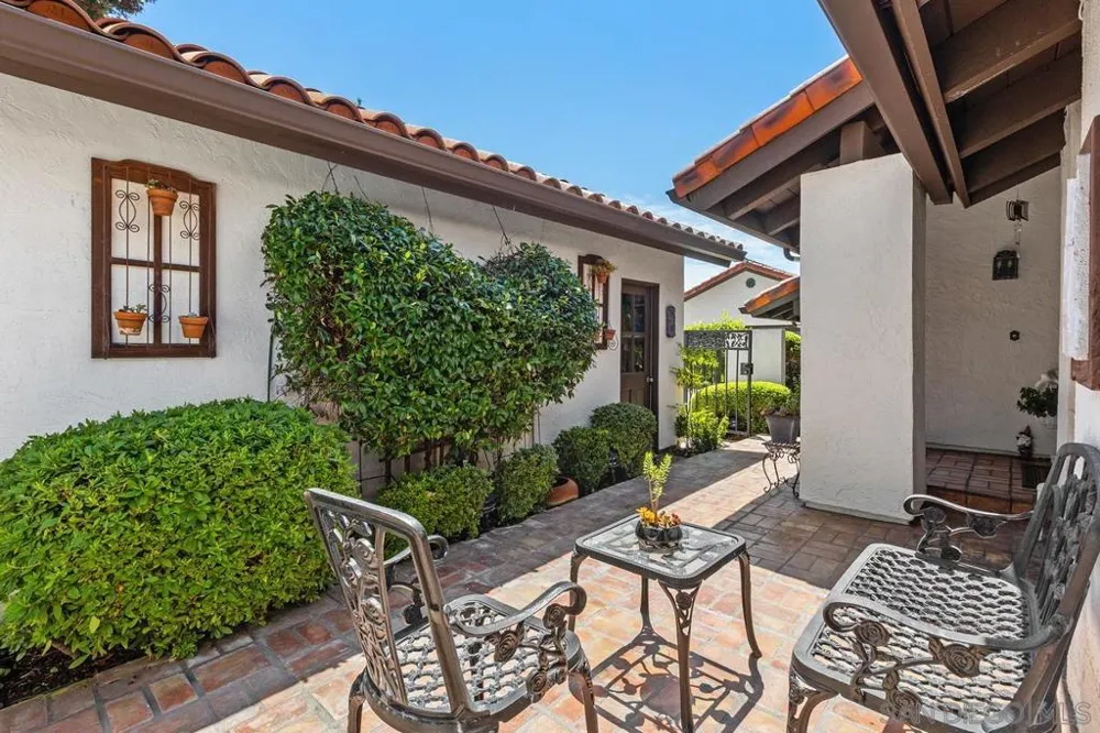 623 Camino Catalina Solana Beach, CA 92075