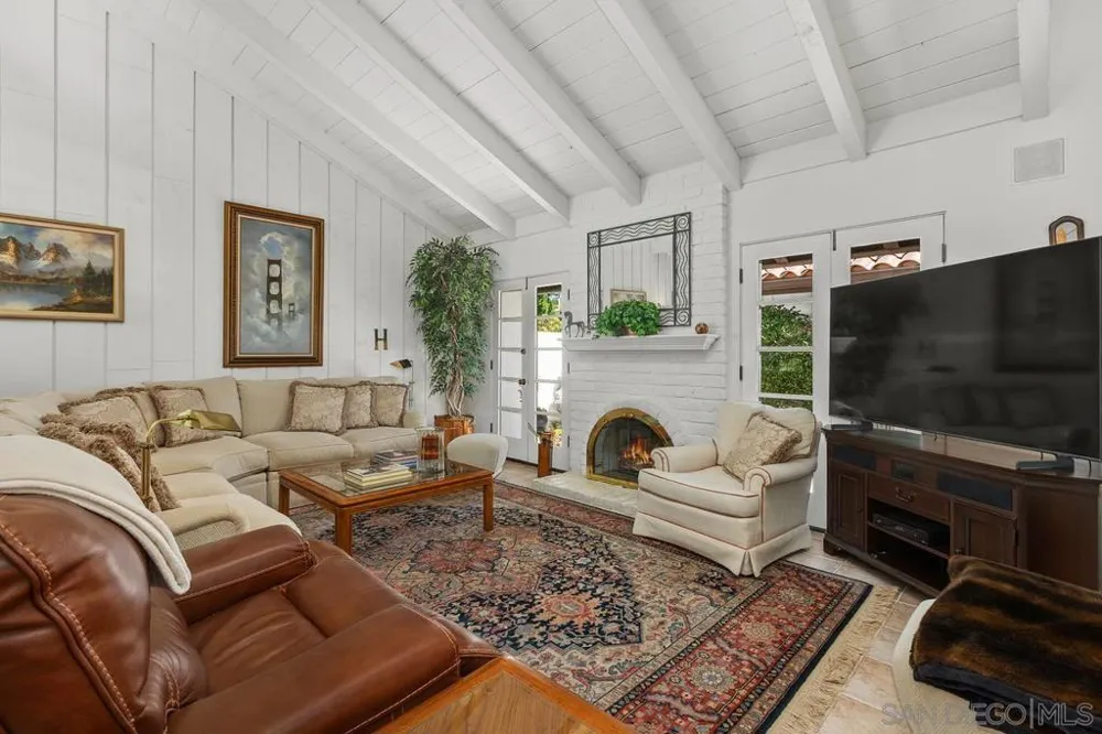 623 Camino Catalina Solana Beach, CA 92075