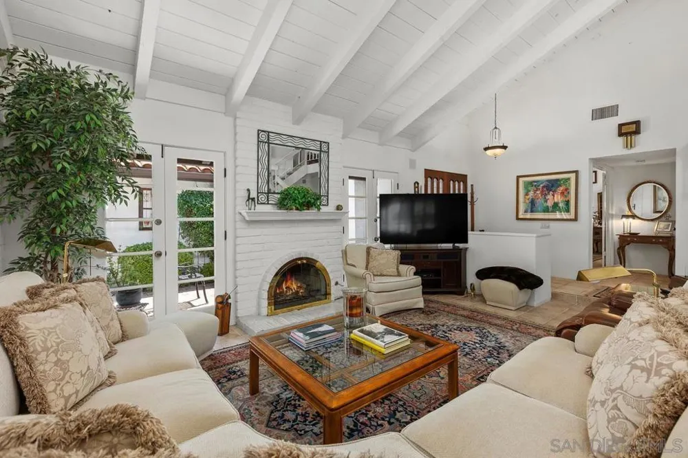 623 Camino Catalina Solana Beach, CA 92075