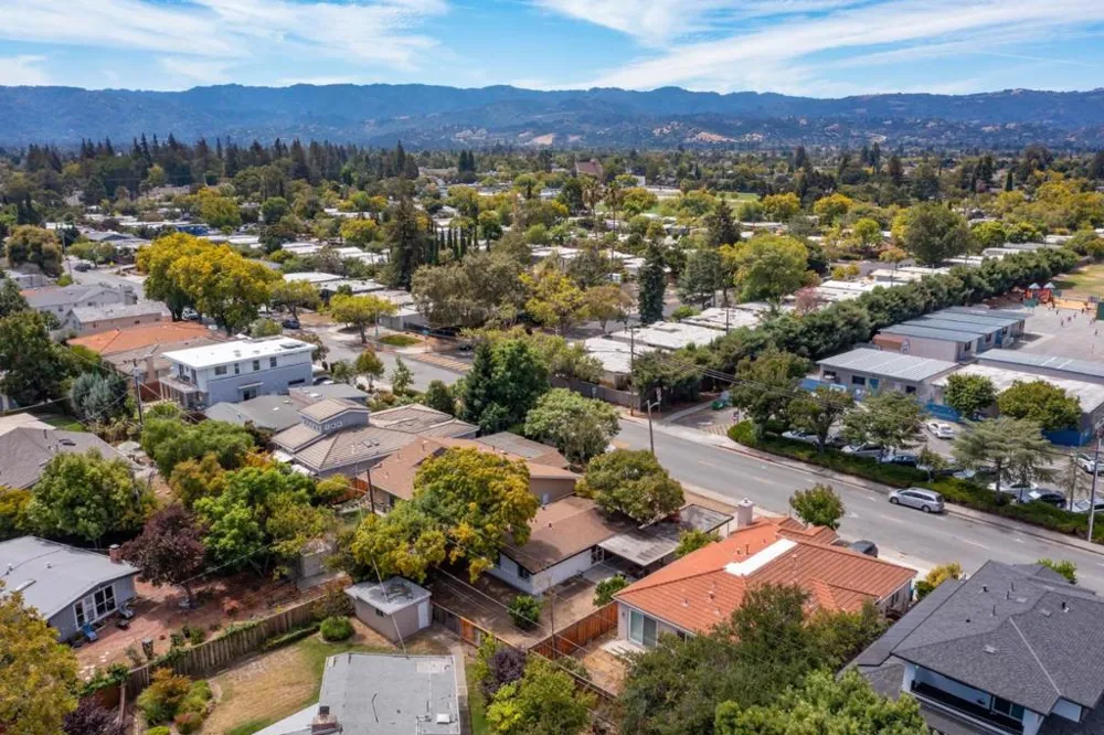 10570 S Tantau Avenue Cupertino, CA 95014