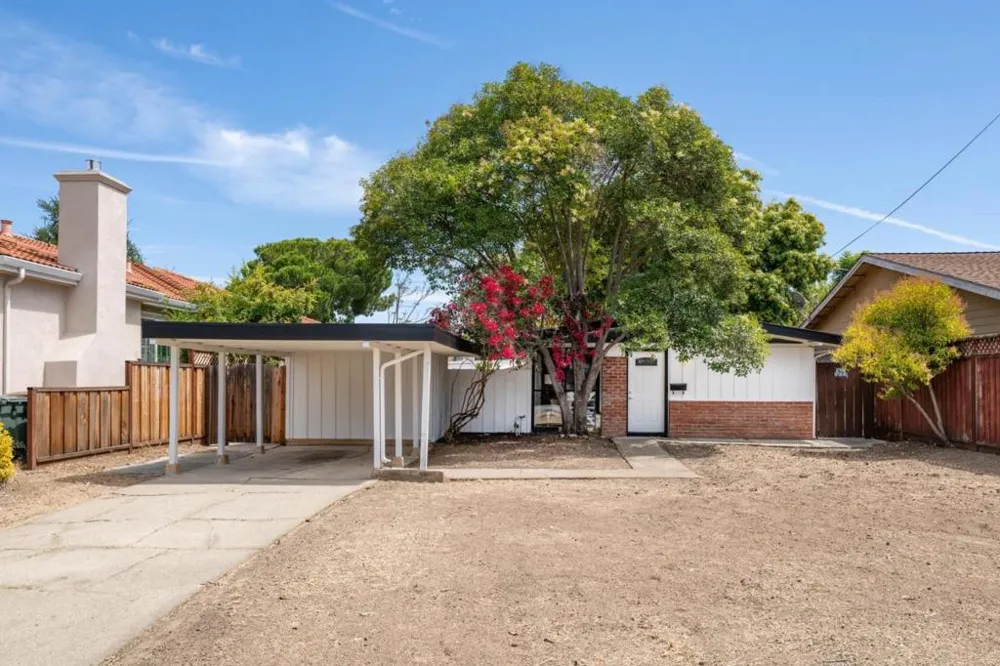 10570 S Tantau Avenue Cupertino, CA 95014
