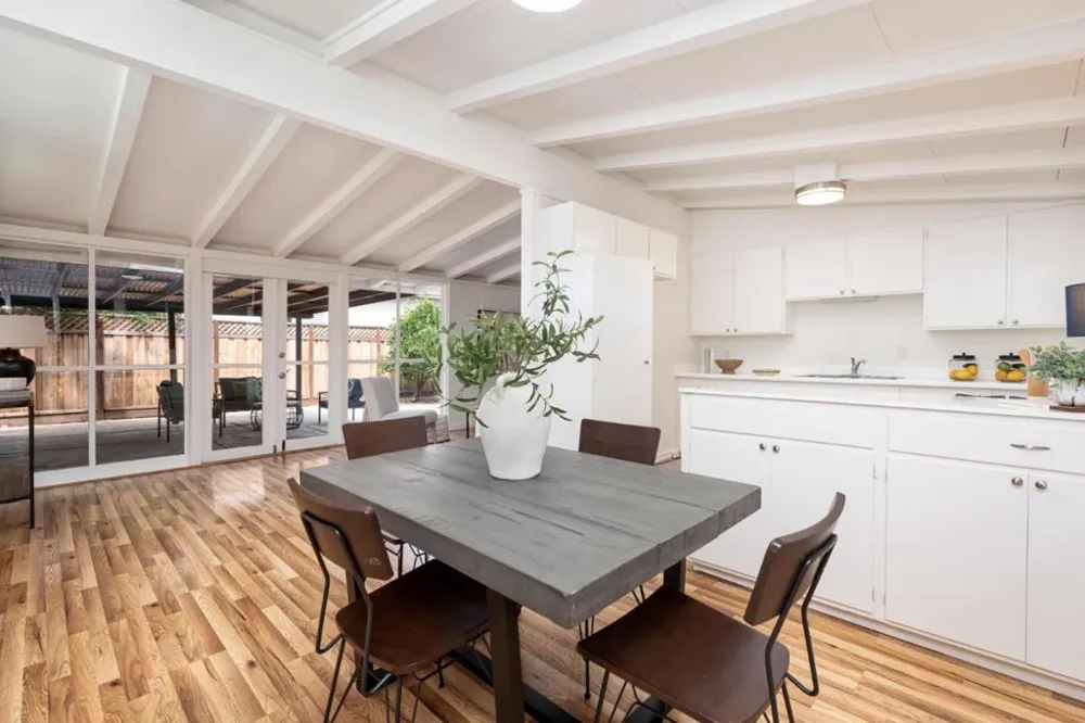 10570 S Tantau Avenue Cupertino, CA 95014