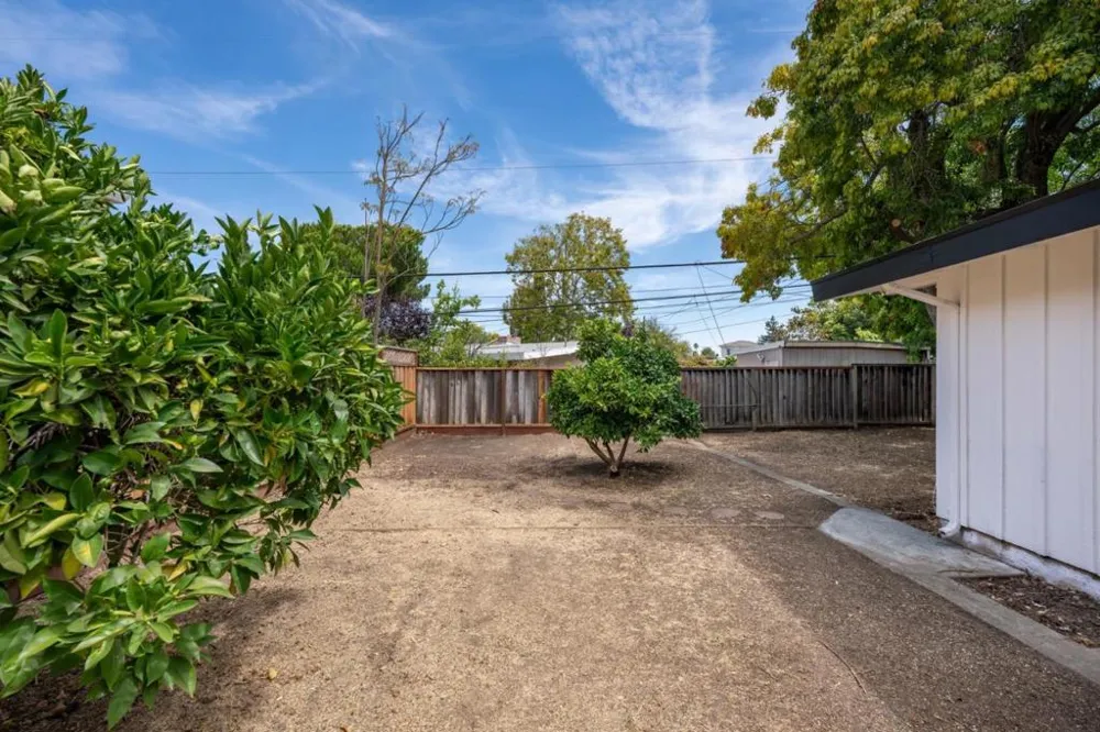 10570 S Tantau Avenue Cupertino, CA 95014