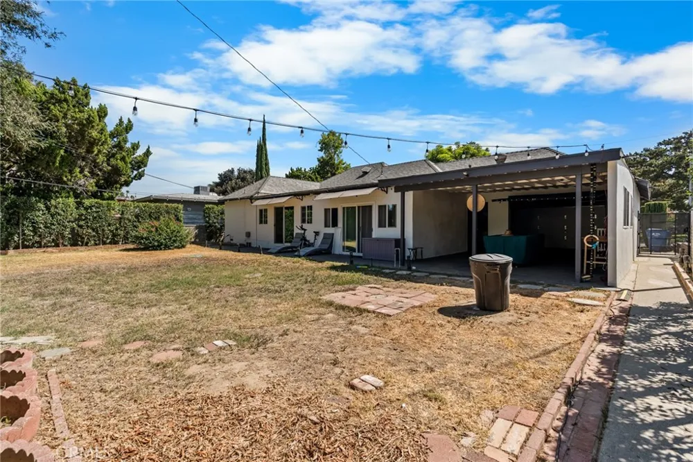 323 Morris Avenue West Covina, CA 91790