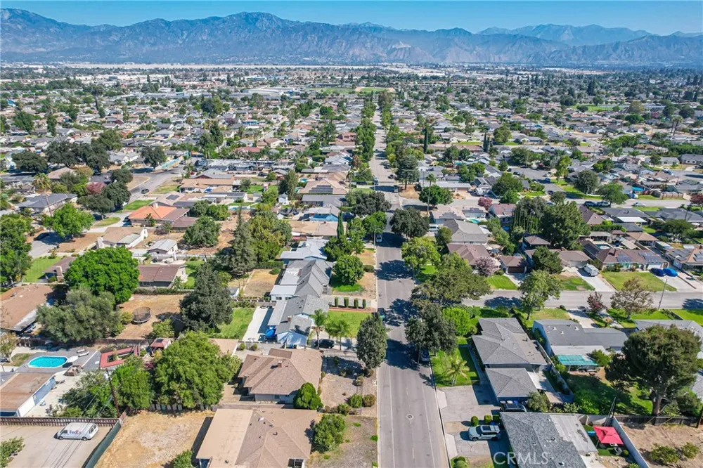323 Morris Avenue West Covina, CA 91790