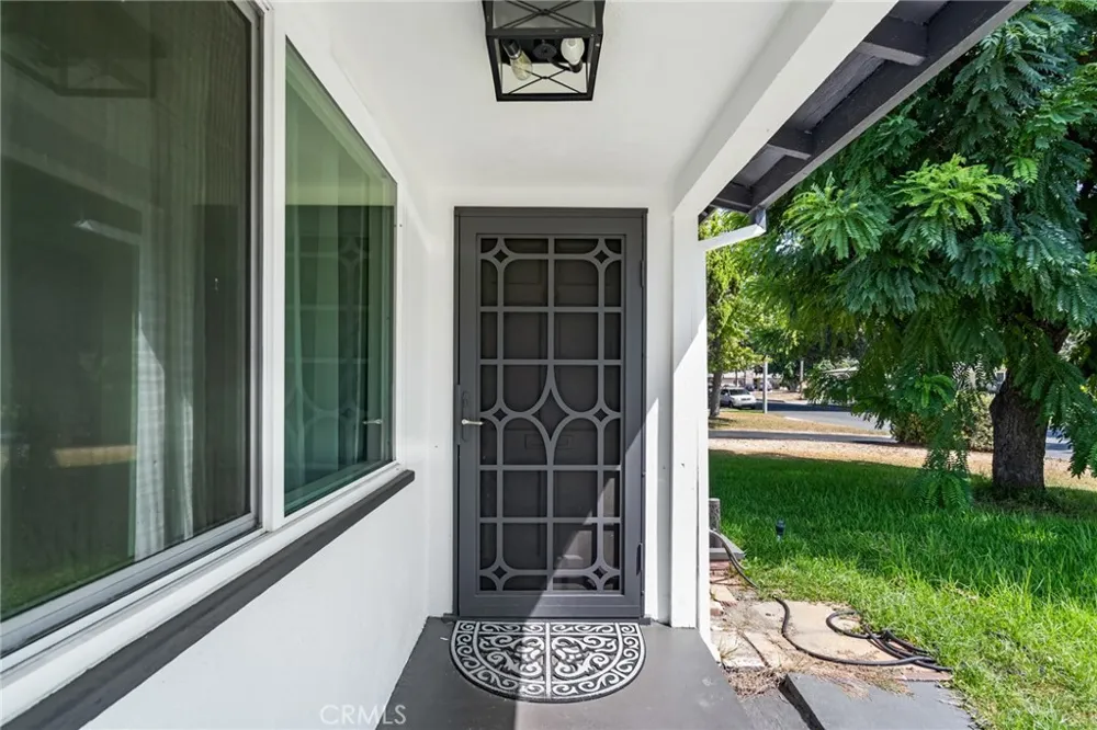 323 Morris Avenue West Covina, CA 91790