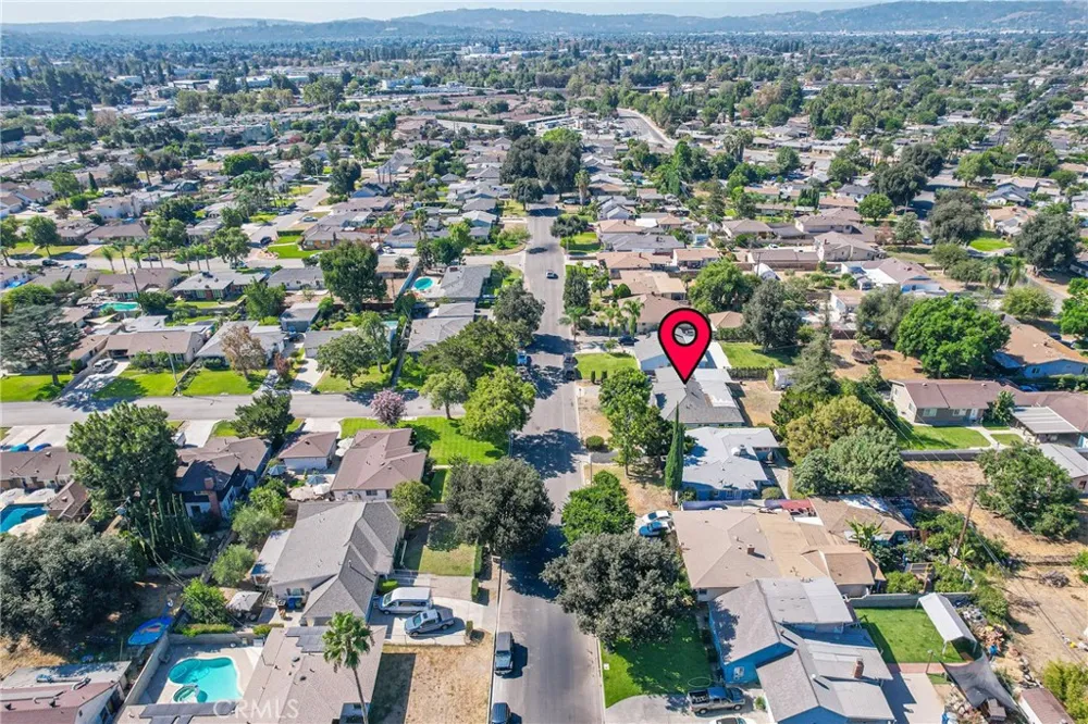 323 Morris Avenue West Covina, CA 91790