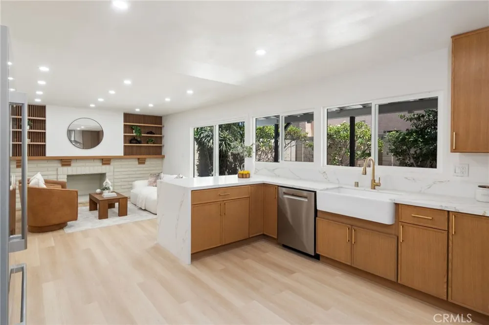 8032 Lancashire Circle La Palma, CA 90623