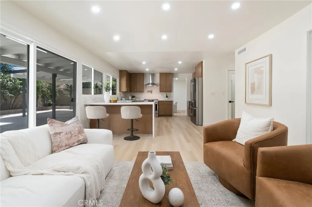8032 Lancashire Circle La Palma, CA 90623