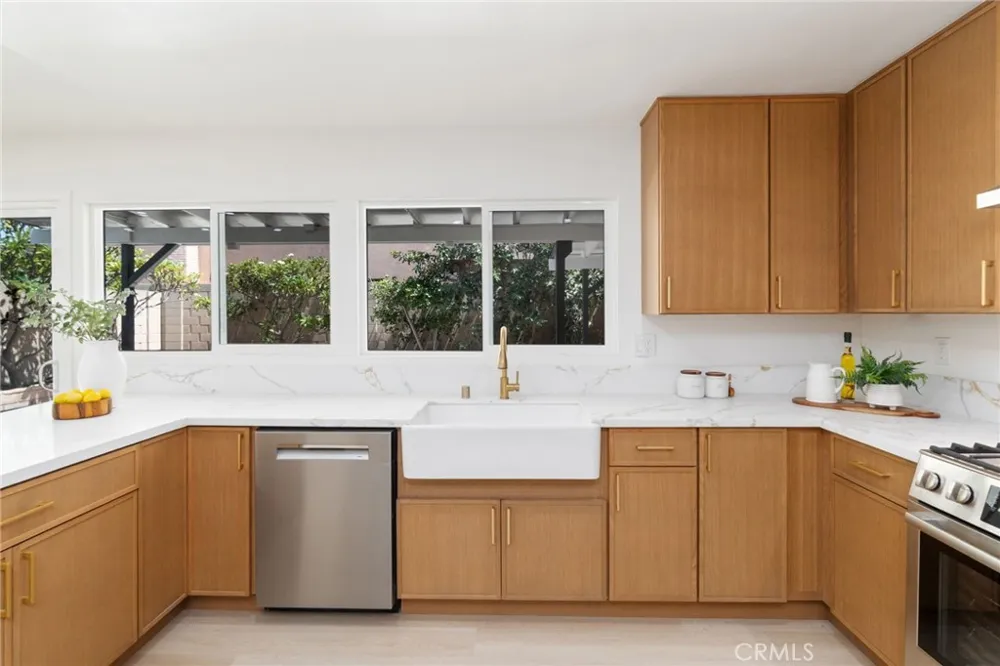 8032 Lancashire Circle La Palma, CA 90623