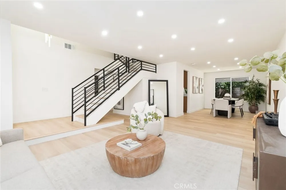8032 Lancashire Circle La Palma, CA 90623