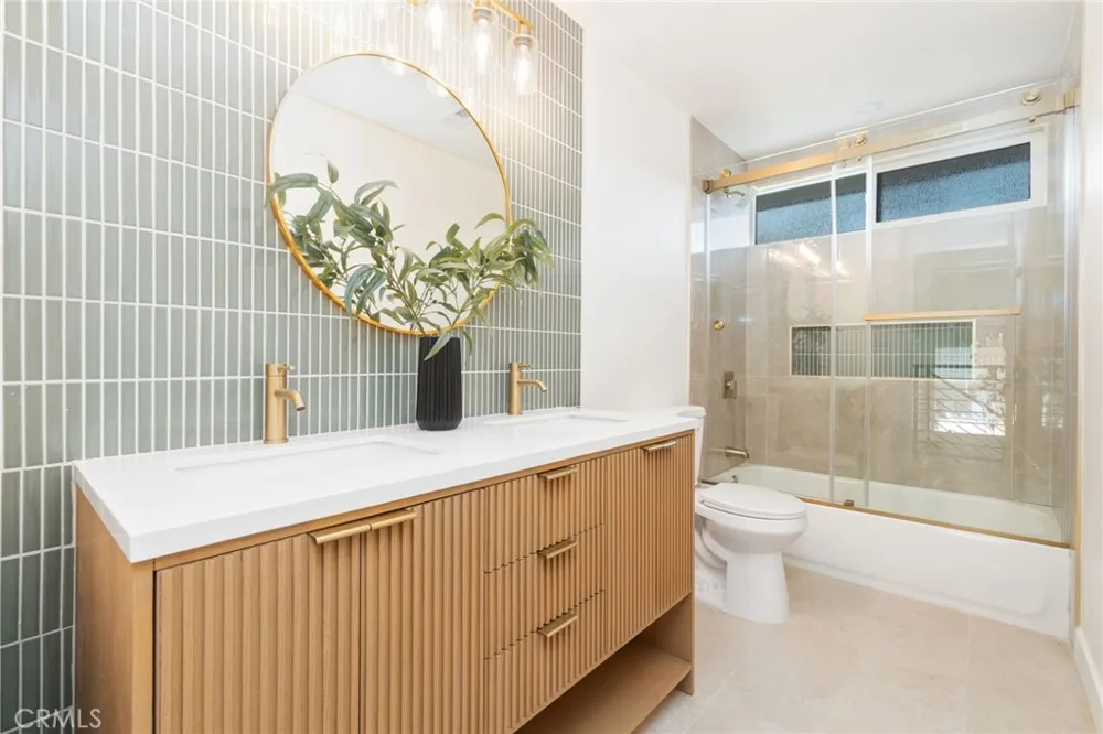 8032 Lancashire Circle La Palma, CA 90623