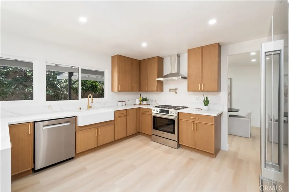8032 Lancashire Circle La Palma, CA 90623