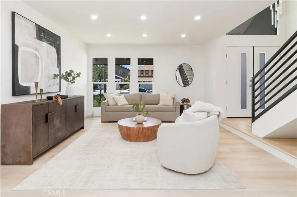 8032 Lancashire Circle La Palma, CA 90623