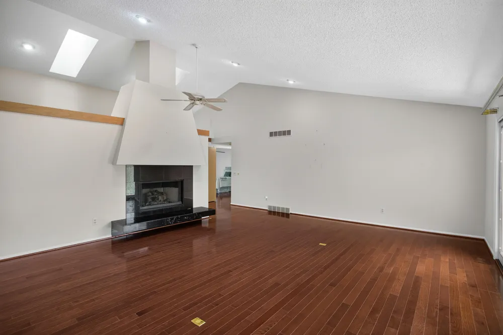 1553 Devonshire Drive Troy, MI 48098