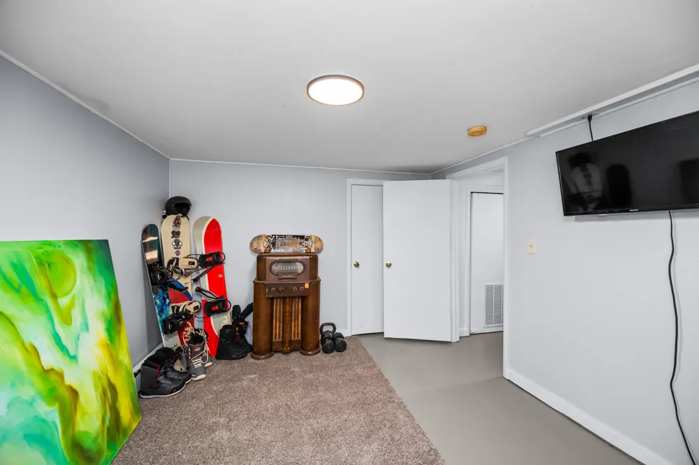 948 Prospect Road Ypsilanti, MI 48198