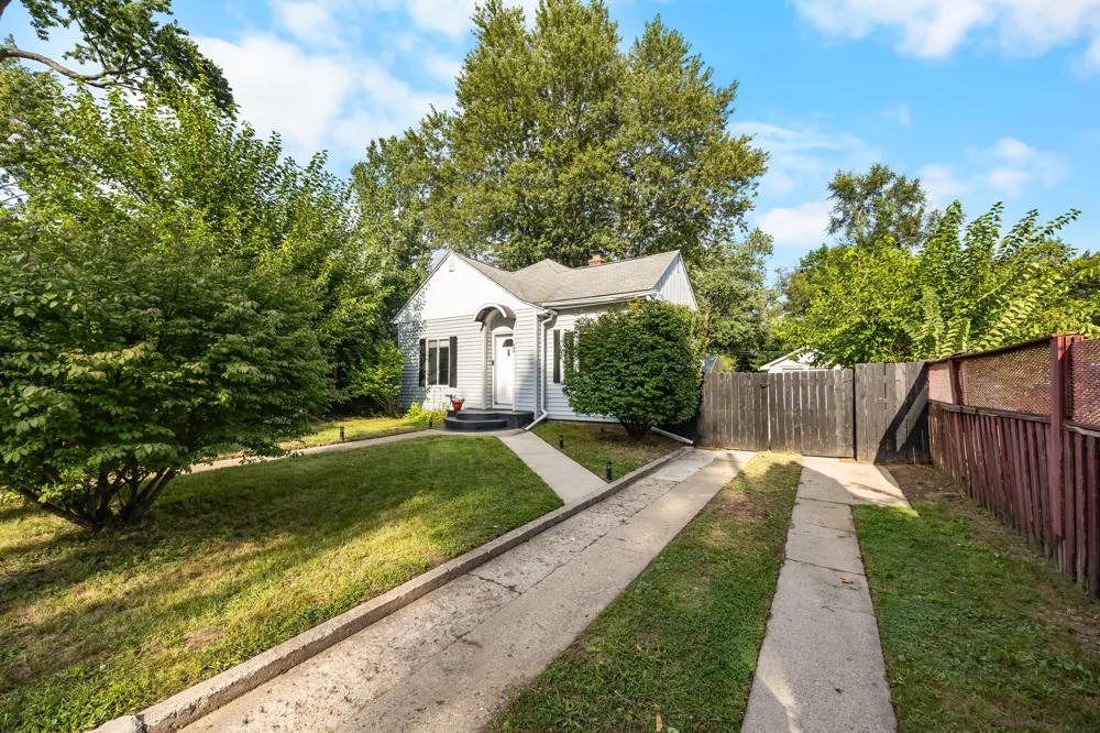 948 Prospect Road Ypsilanti, MI 48198