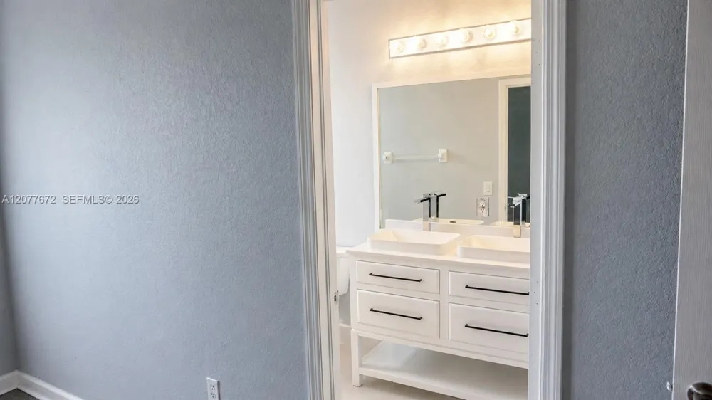 7616 NW 114th Path Doral, FL 33178