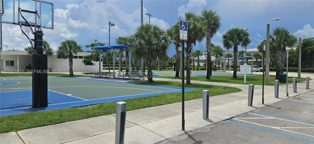 7616 NW 114th Path Doral, FL 33178
