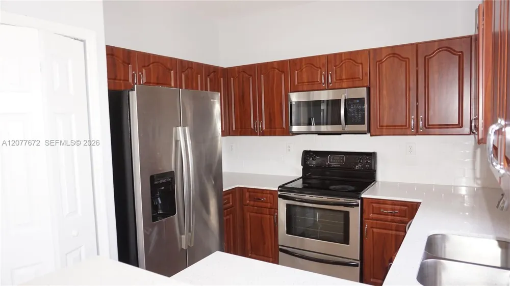 7616 NW 114th Path Doral, FL 33178