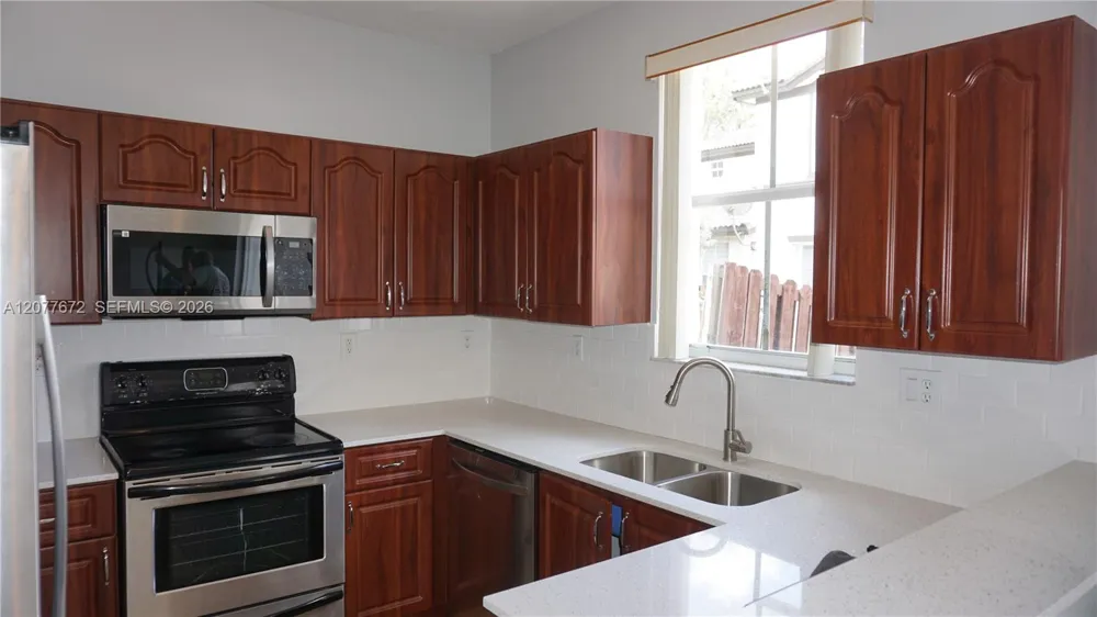 7616 NW 114th Path Doral, FL 33178