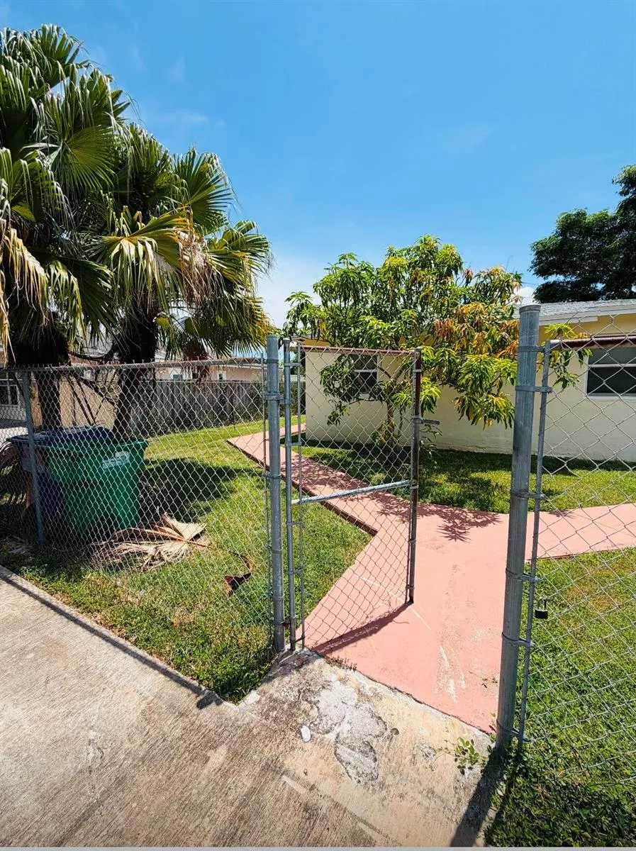 10480 SW 181st Terrace Miami, FL 33157