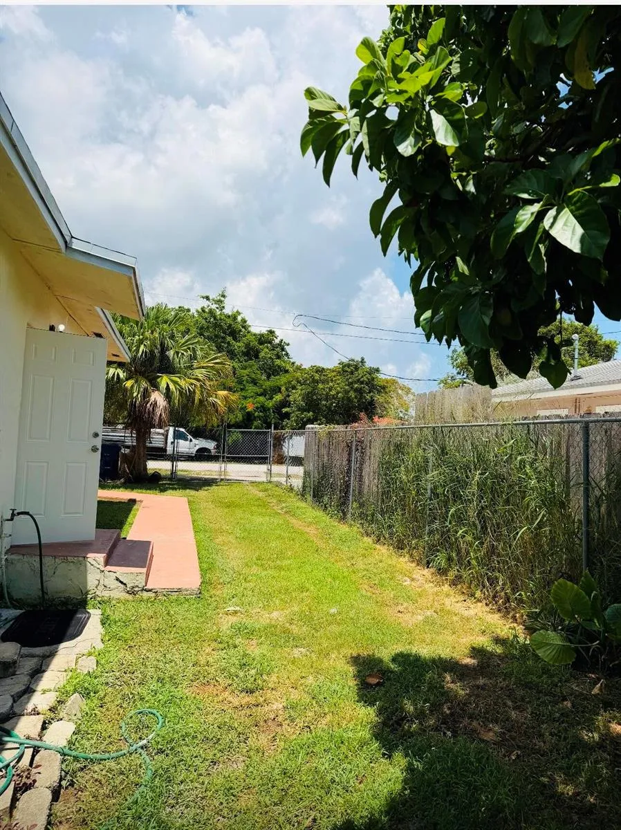 10480 SW 181st Terrace Miami, FL 33157