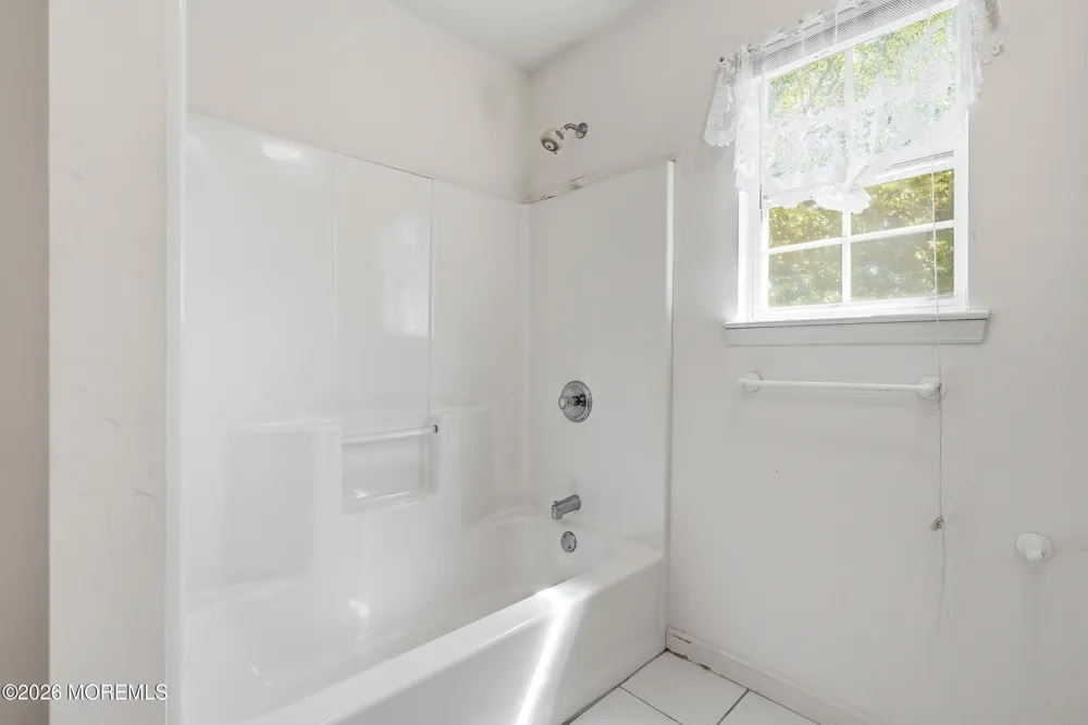 711 Anglesea Avenue Ocean Gate, NJ 08740