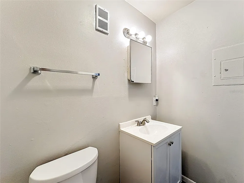 2795 L B MCLEOD ROAD #B Orlando, FL 32805