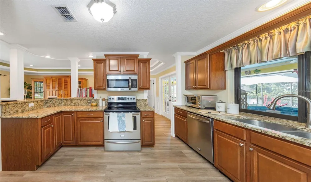 1620 COUNTRY LANE Dunedin, FL 34698