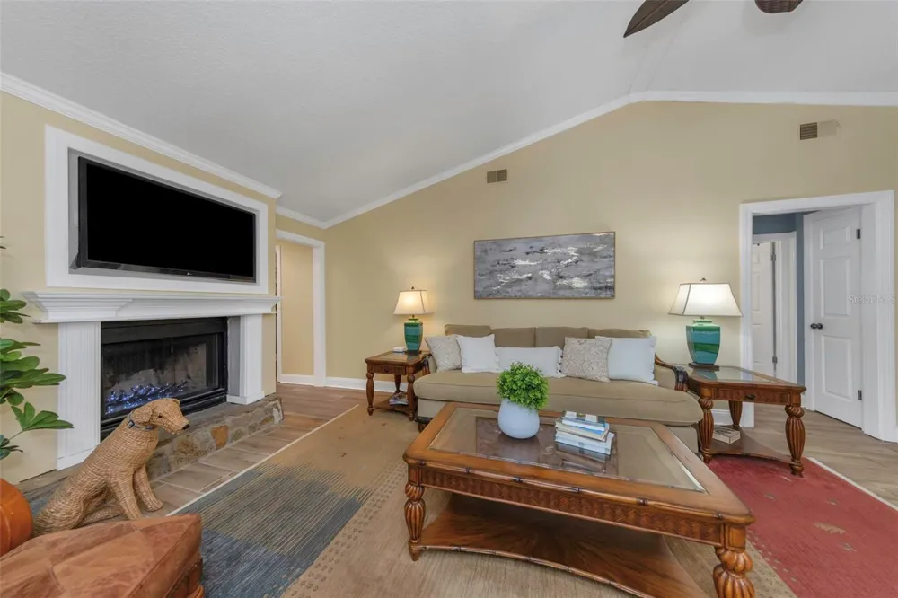 1620 COUNTRY LANE Dunedin, FL 34698